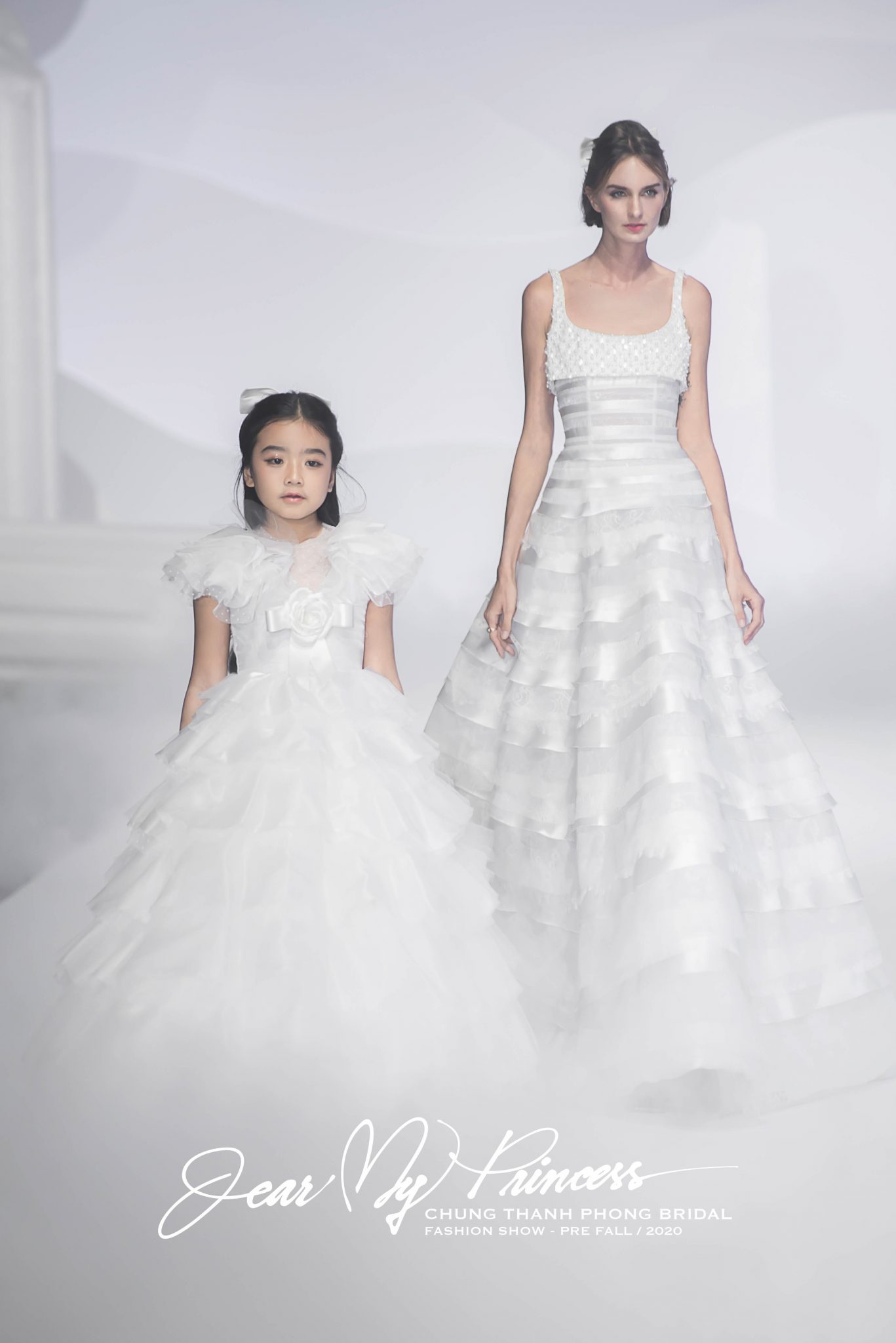 Người mẫu nhí xinh xắn dễ thương